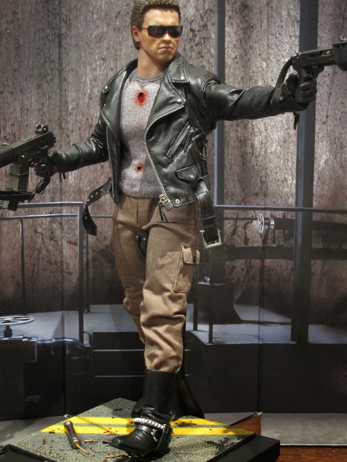 hot toys terminator 1
