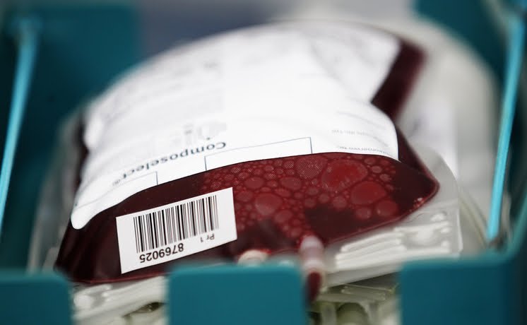 L'eterna giovinezza dei ricchi nelle trasfusioni di sangue giovane.