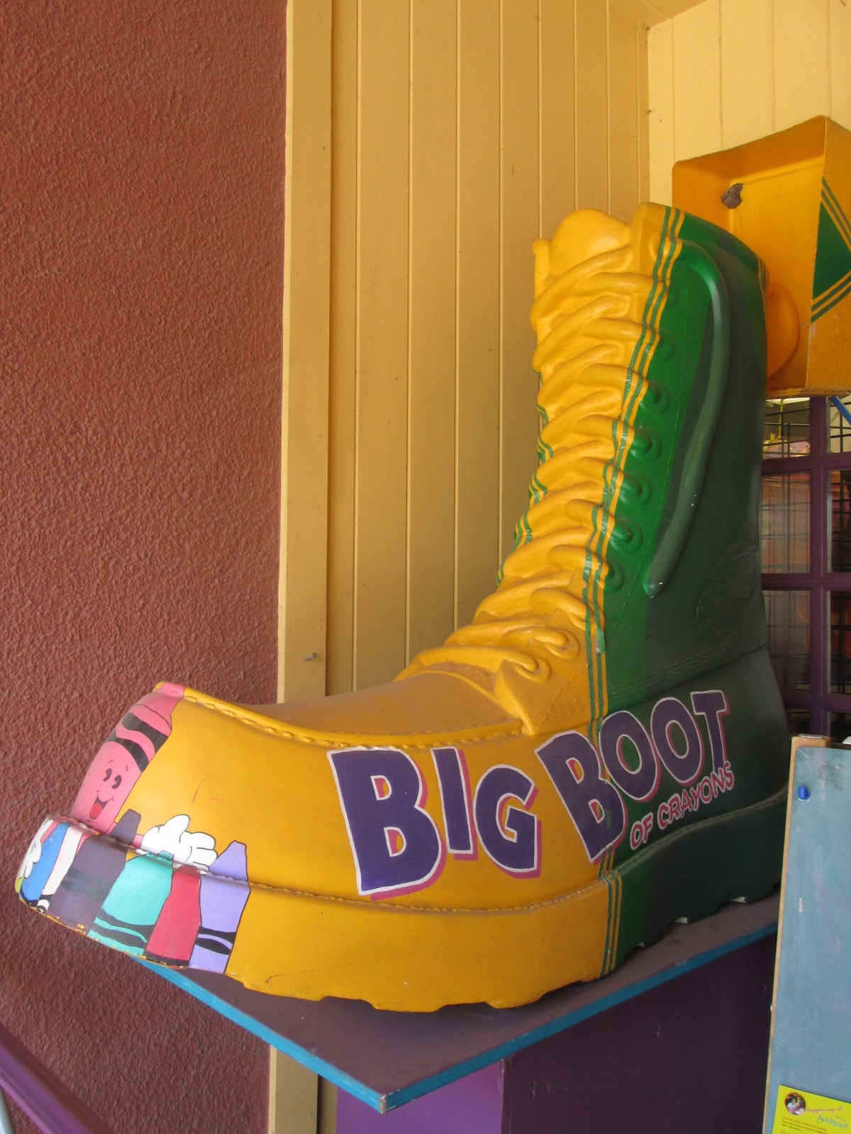 Bill and Jan RVing the USA The Biggest Boot in the World