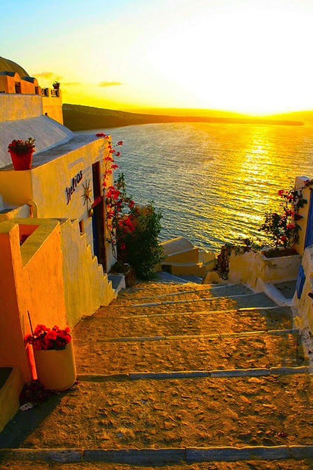 Santorini, Greece | 10 Places to See Beautiful Sunset Around The World Santorini, Greece | 10 Places to See Beautiful Sunset Around The World