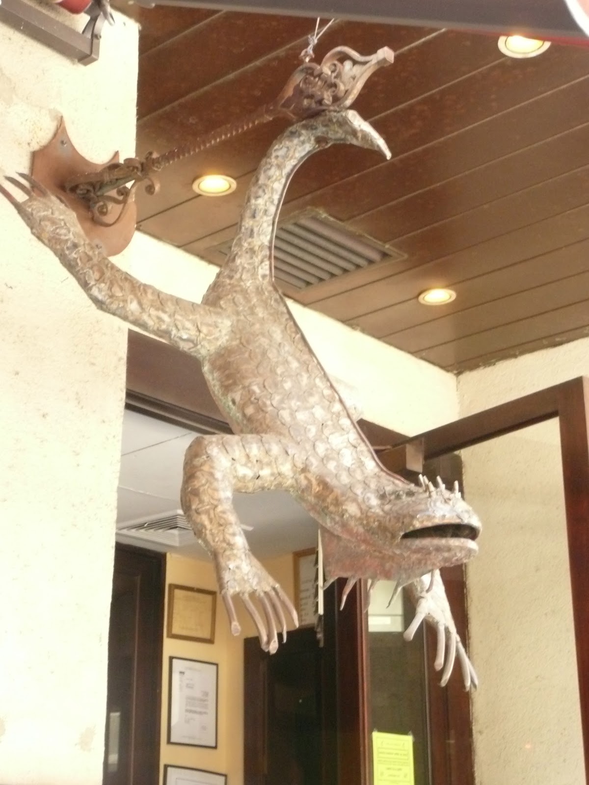 to the Ssssssnake Hotel to the Ssssssnake Hotel