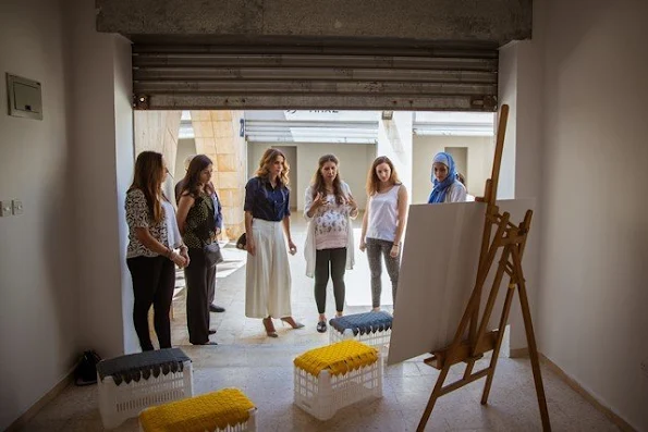 Queen Rania visits Amman Design Weeks exhibition at the Raghadan Terminal in Amman.