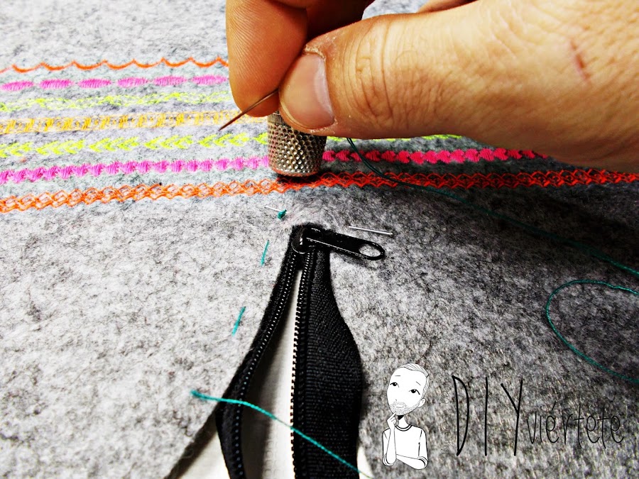 DIY-bolso-cartera-clutch-fieltro-fluor-pompones-puntadas-alfa-historiashiladas-costura-diseño-handbox-6