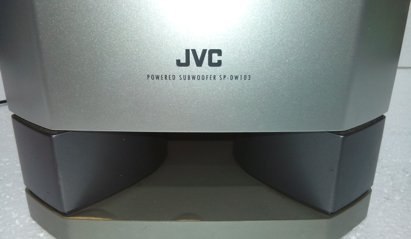 BARANG BARANG ELEKTRIK TERPAKAI DAN RARE ACTIVE SUBWOOFER JVC MODEL SPDW103