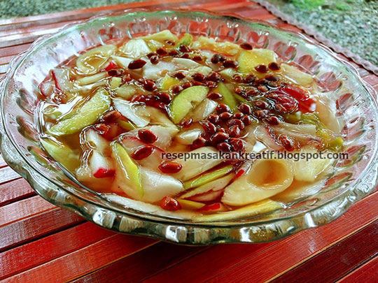 Asinan Bogor: Simfoni Rasa Segar Buah dan Sayur dalam Kuah Asam Manis Khas Kota Hujan