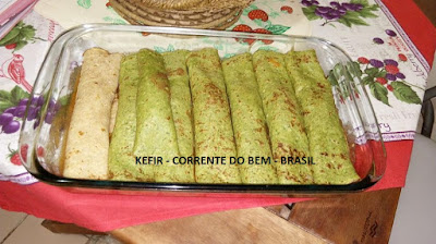PANQUECAS DE ESPINAFRE COM KEFIR DE LEITE PANQUECAS DE ESPINAFRE COM KEFIR DE LEITE