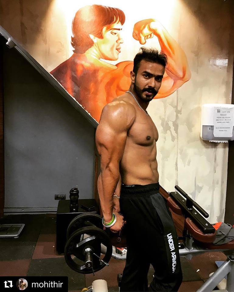 world bodybuilders pictures: punjabi bodybuilder mohit at alert gym india