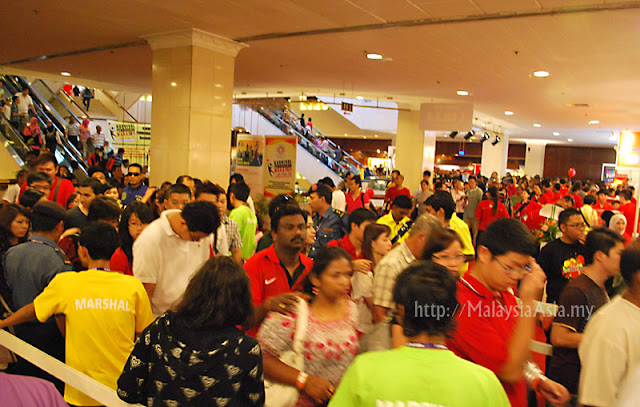 matta-fair-2011-crowd-swarming-in Matta Fair August at PWTC Kuala Lumpur
