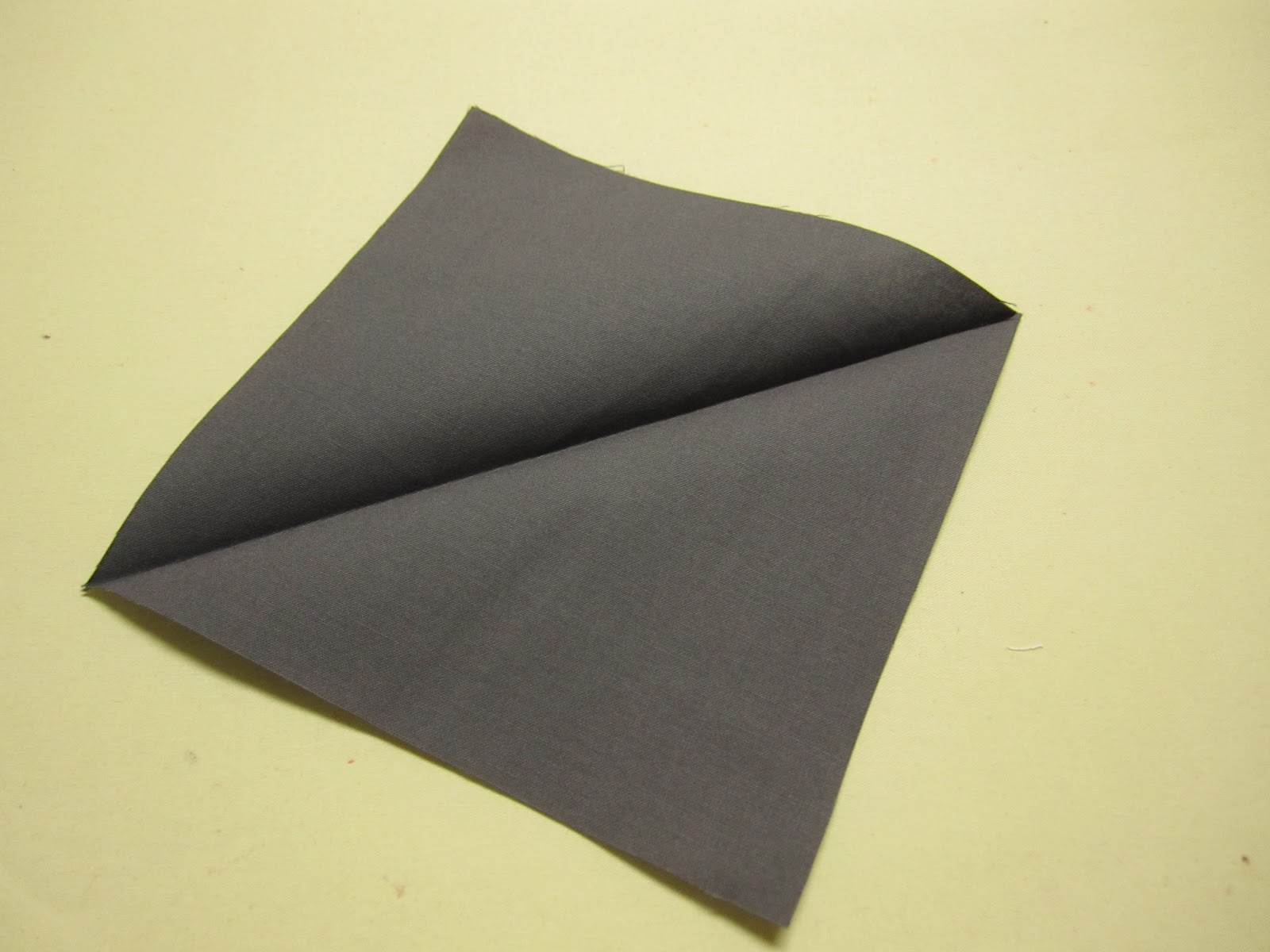 FRESH OFF THE SPOOL Corner Quilt Label Tutorial