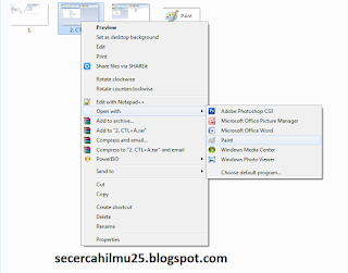  yang bisa kita gunakan untuk keperluan melukis bebas menggunakan media yang telah disedia Cara Menggabungkan Beberapa Gambar Menjadi Satu Bagian dengan Paint