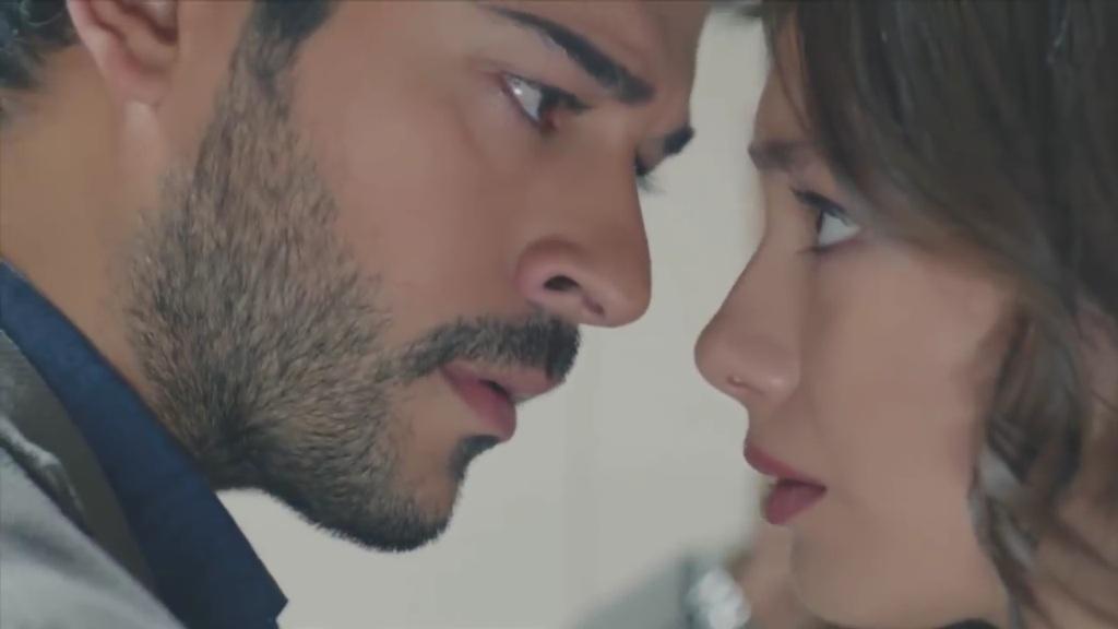 Wieczna miłość odcinek 9: Trudna rozmowa Kemala z ojcem! Spotkanie na promie! [Streszczenie + Zdjęcia]