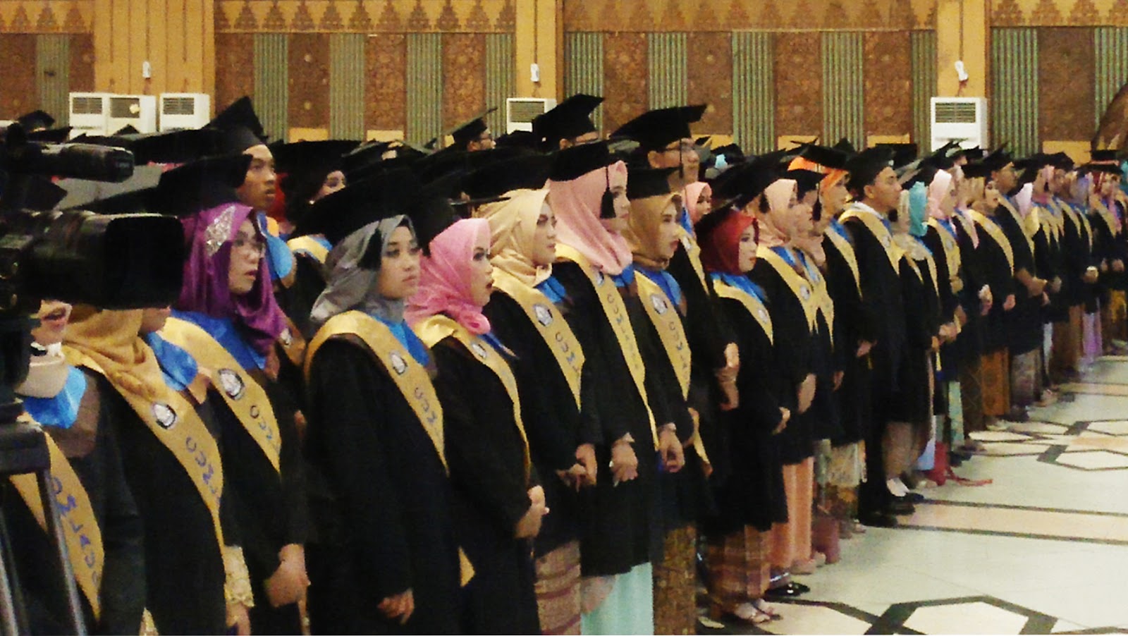 Ide 37+ Baju WisudaPria