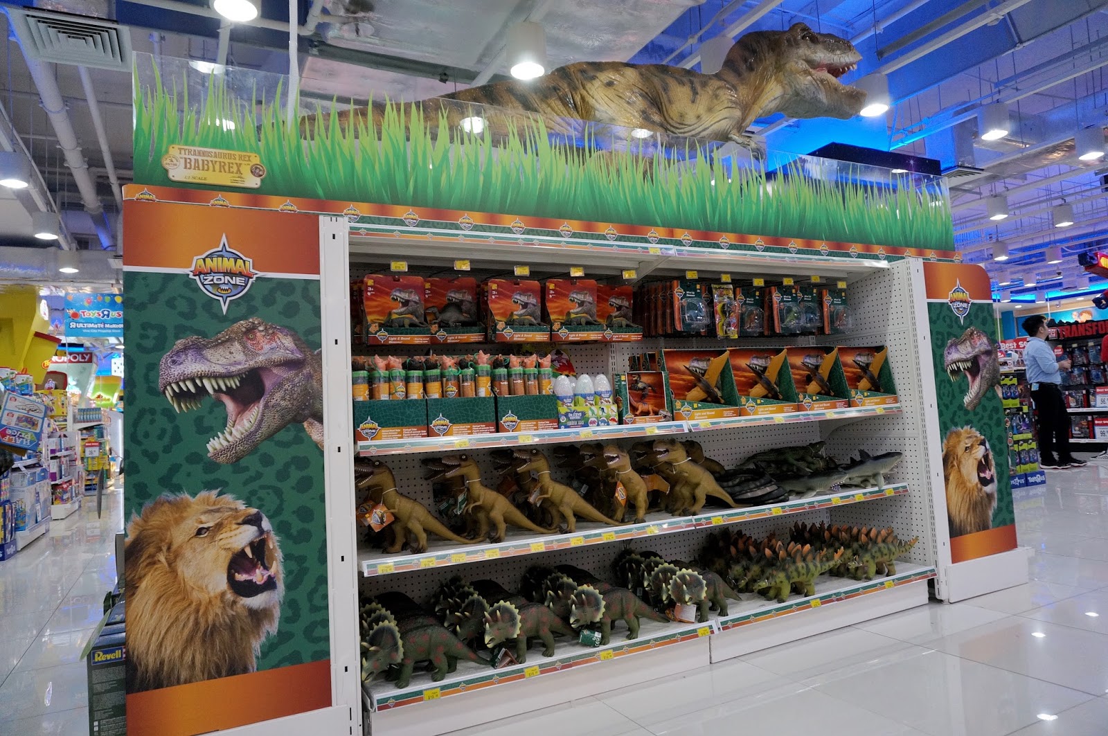 Toys"R"Us Vivocity Flagship Store Revamp!