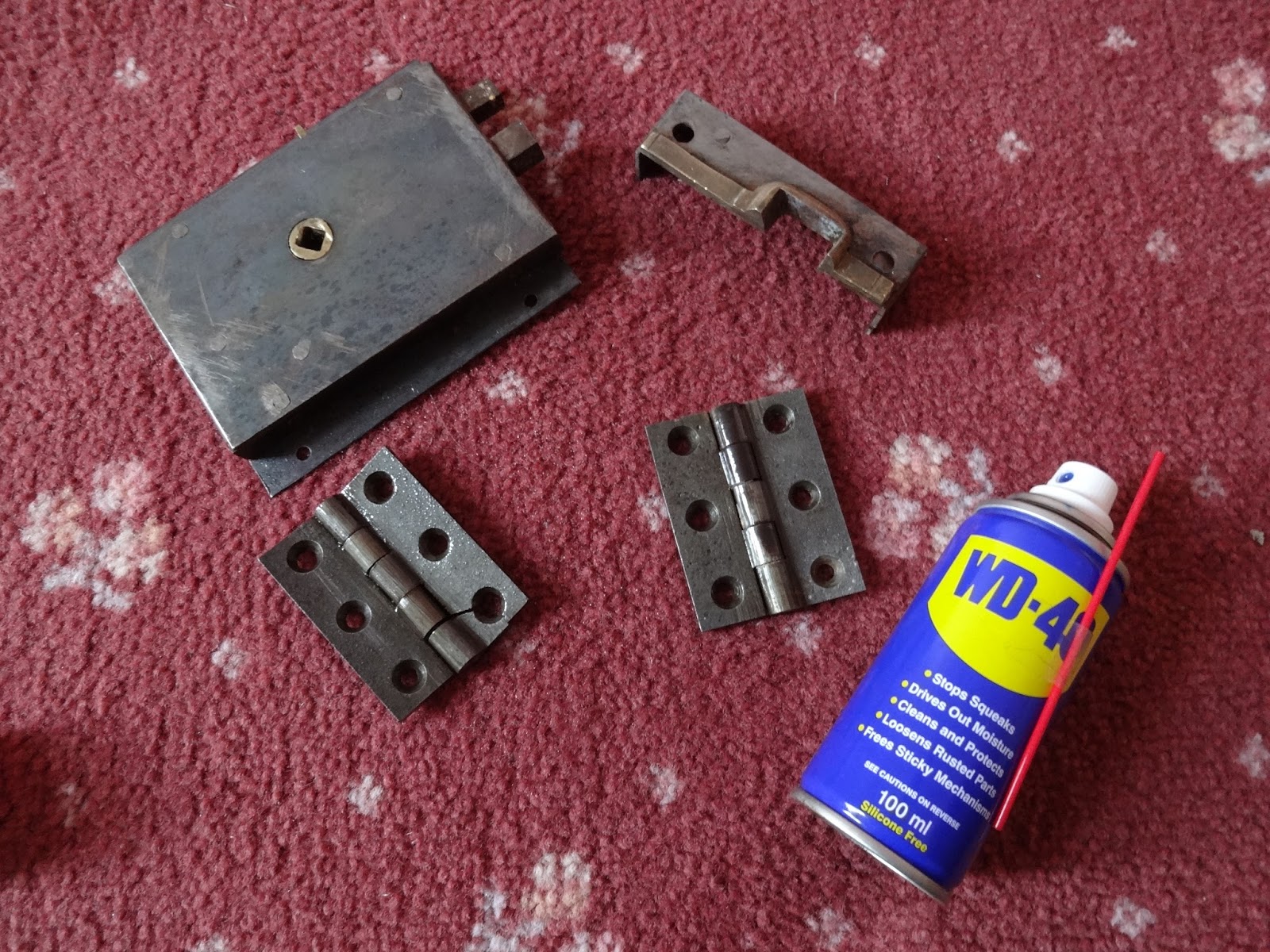 How to Remove and Restore an Old Door Lock - Kezzabeth | DIY