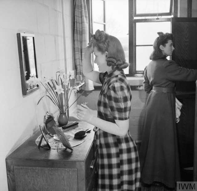 Female war worker, 15 January 1942 worldwartwo.filminspector.com