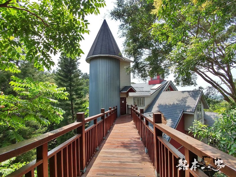 苗栗飛牛牧場親子住宿|牧場原墅家庭房|森林芬多精相伴的童趣屋