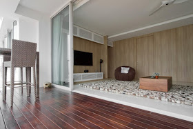 Inspiración. Revestimientos de madera con puertas integradas|Espacios