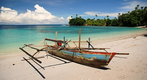 Pantai Luari - Wisata Halmahera Utara (Wilayah Tobelo)