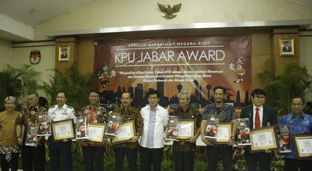 KPU Jabar Award, Bayar Utang bagi Pihak yang Berjasa