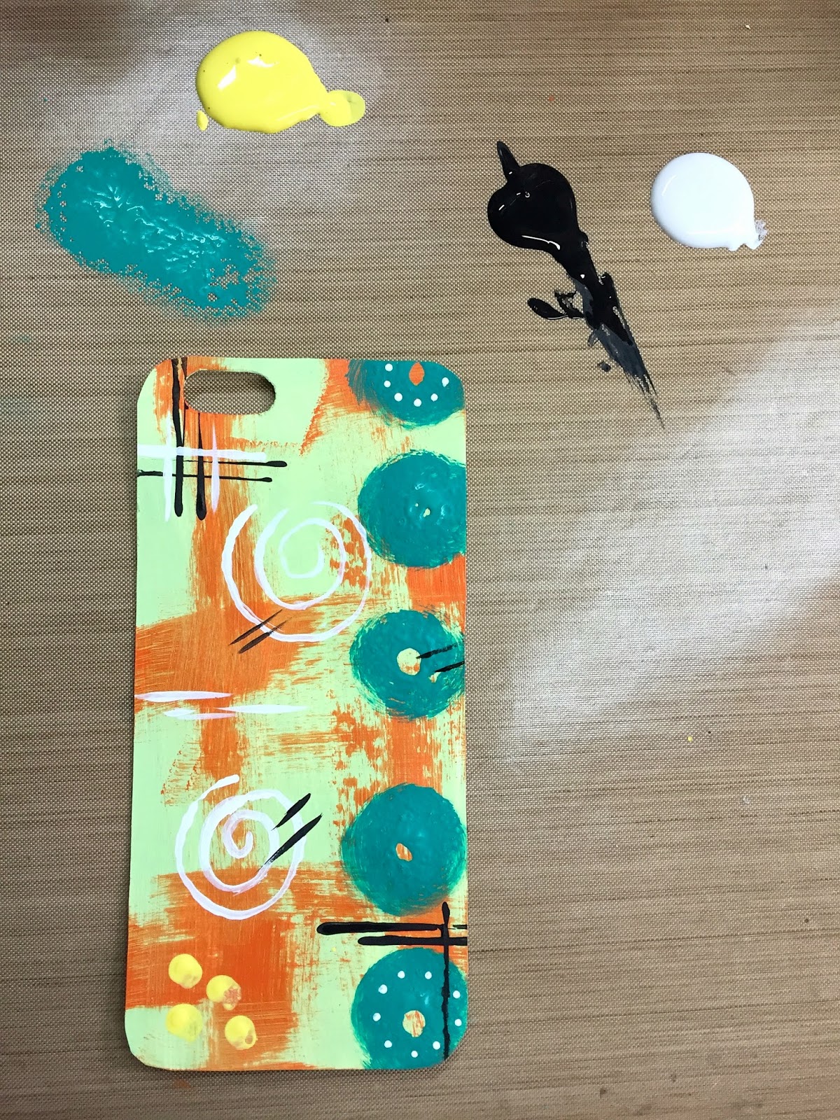 Claudine's Art Corner Cell Phone Case Tutorial