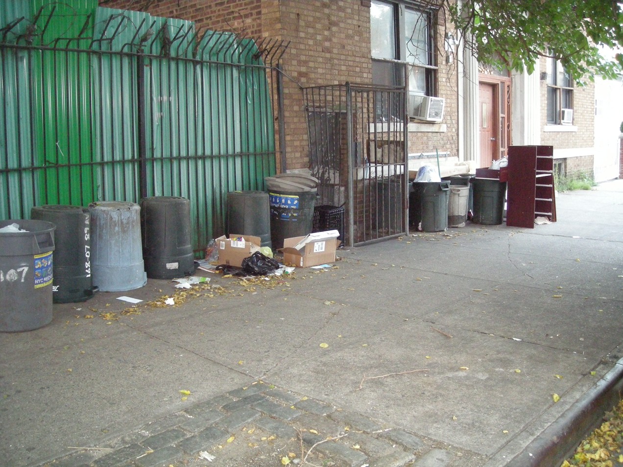 Queens Crap Ongoing garbage problem in Jamaica
