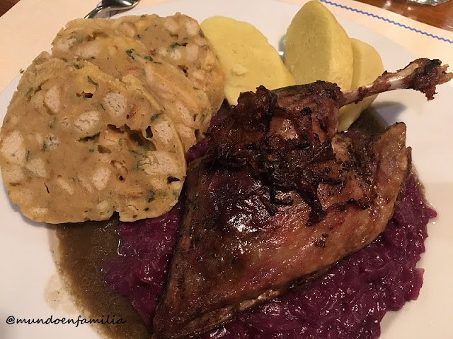 Roasted Duck with Red Cabbage (Restaurante U Bulinu)