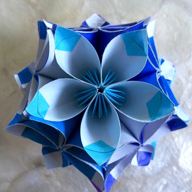 Zakka 81 How to make Origami Ornament Ball (Kusudama)