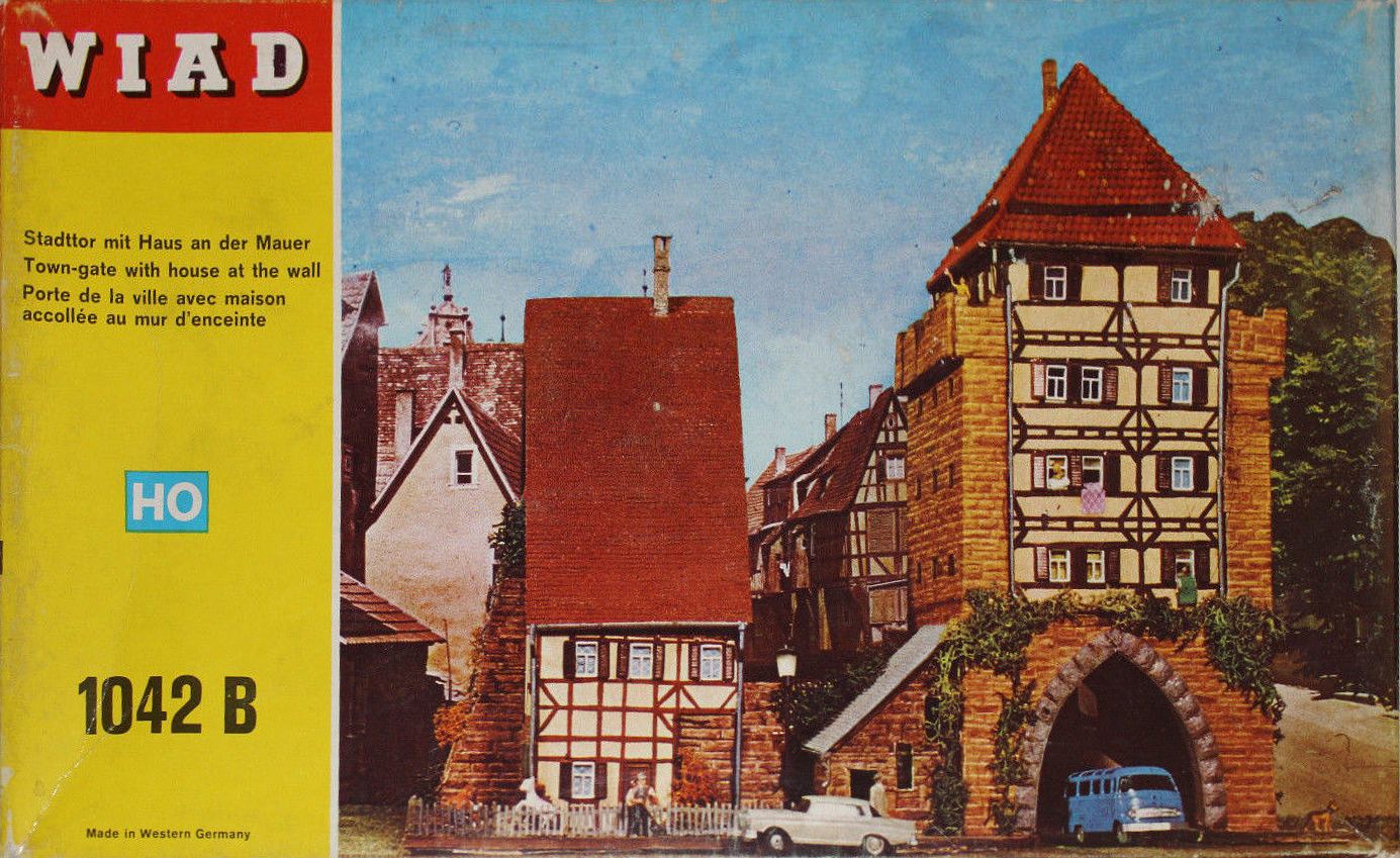 Bahnbauten H0 Tt N Stadttor Mit Haus An Der Mauer