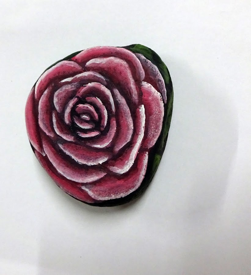 COMO PINTAR PIEDRAS CON ROSA PASO A PASO