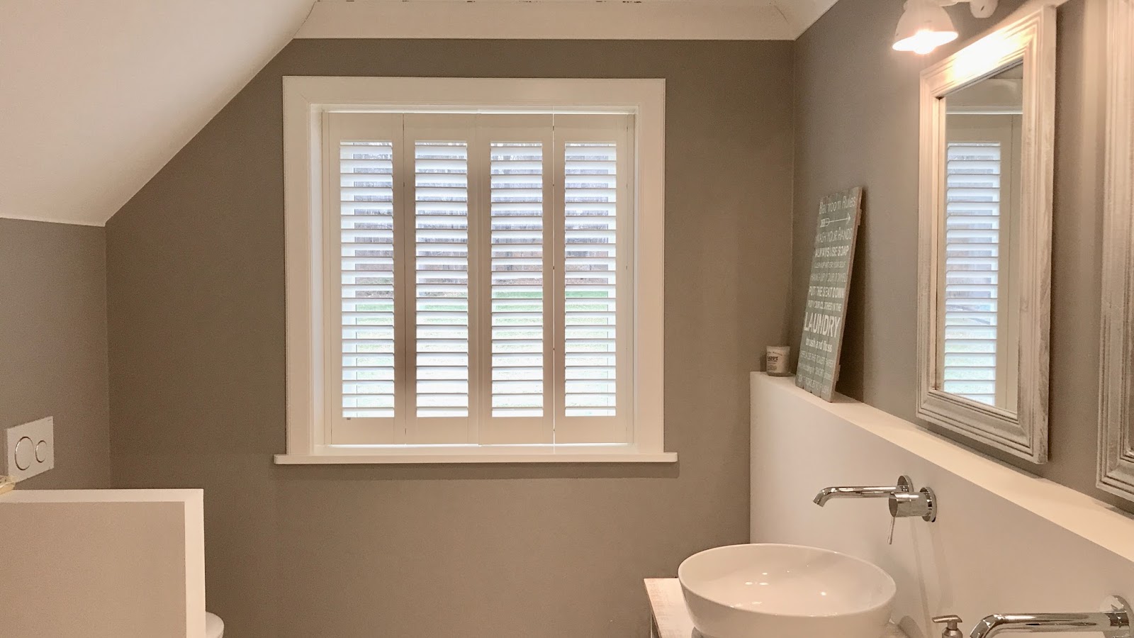Shutters als Sichtschutz im Badezimmer - Beachhouse Living Shutters als Sichtschutz im Badezimmer - Beachhouse Living