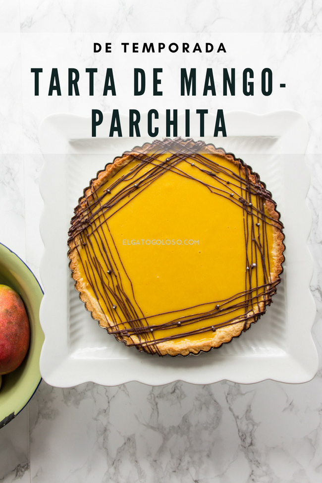 Estamos en plena temporada de mango, no te pierdas esta fabulosa Tarta de mango y parchita vía www.elgatogoloso.com