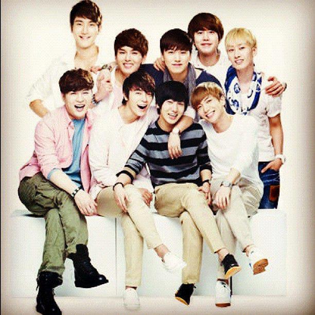 [Siwon] Neo gateun saram tto eopseo juwireul dureobwado