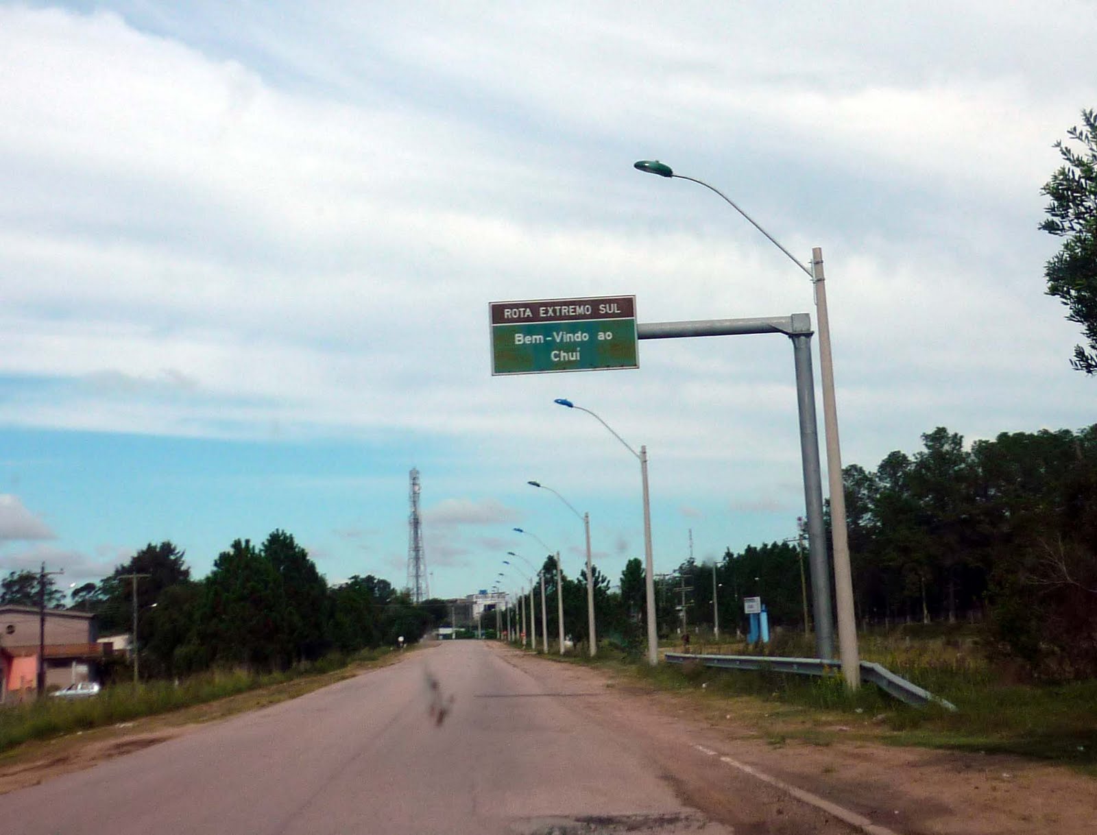 Viagens e Turismo Os Chuís Chuí brasileiro e Chuy uruguaio