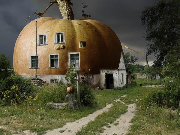 Warm Cup With Snow Fall Pumpkin House warm-cup-with-snow-fall-pumpkin-house