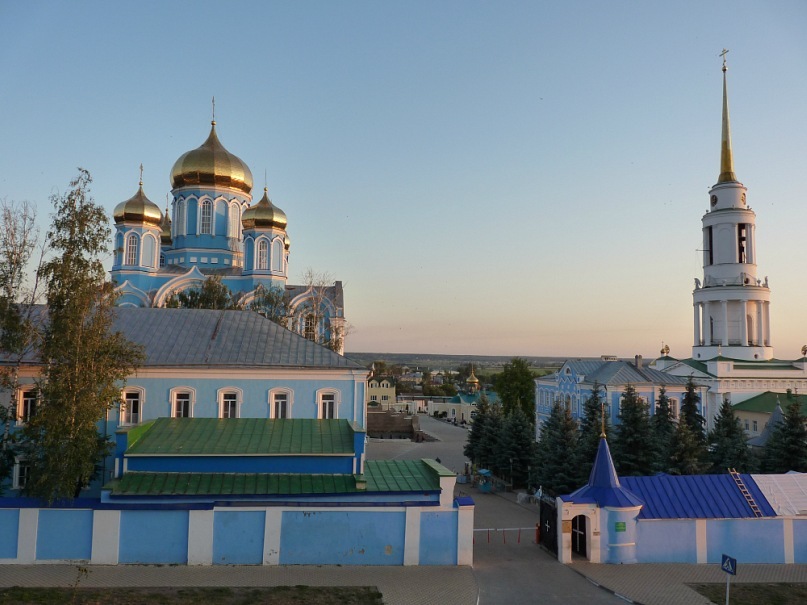 Погода задонске липецкой на неделю. Задонск вид с м4. Задонск Липецкая область вид с м4. Задонский монастырь на берегу Дона. Городок Задонск.