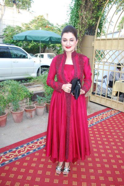 models accessories ayesha sana