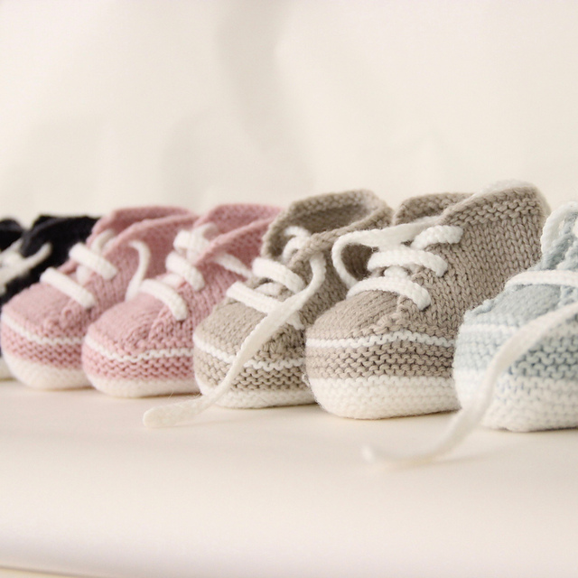 Classic Knits for Kids Knitting Children Layette, Booties, Mitts, Sweaters,  Toy 2014 Designs to Hand Knit for Children 
