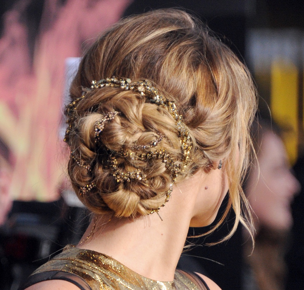 прическа на бал на короткие волосы. причёски на выпускной несложные на средние волосы. причёски на бал для девочек. прическа гв выпускной на короткие волосы.