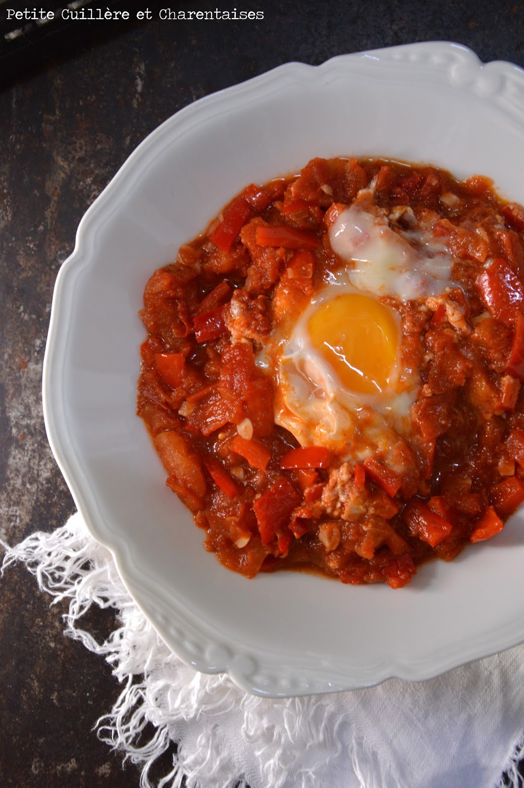 Petite Cuillère et Charentaises Ojja tunisienne {Oeufs à la sauce tomate}