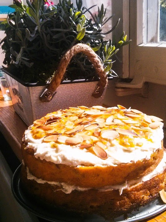 KOCHTHERAPIE: Sommerlicher Maracuja-Möhren Kuchen mit Cream Cheese ... KOCHTHERAPIE: Sommerlicher Maracuja-Möhren Kuchen mit Cream Cheese ...