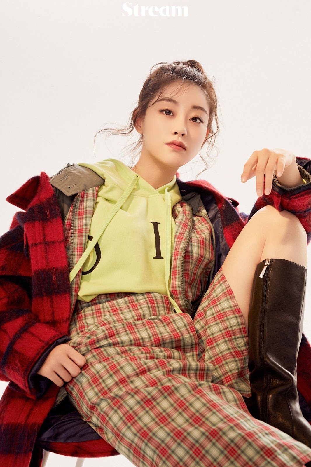 Actress Zhu Xudan covers fashion magazine - llifestyle and fashion city