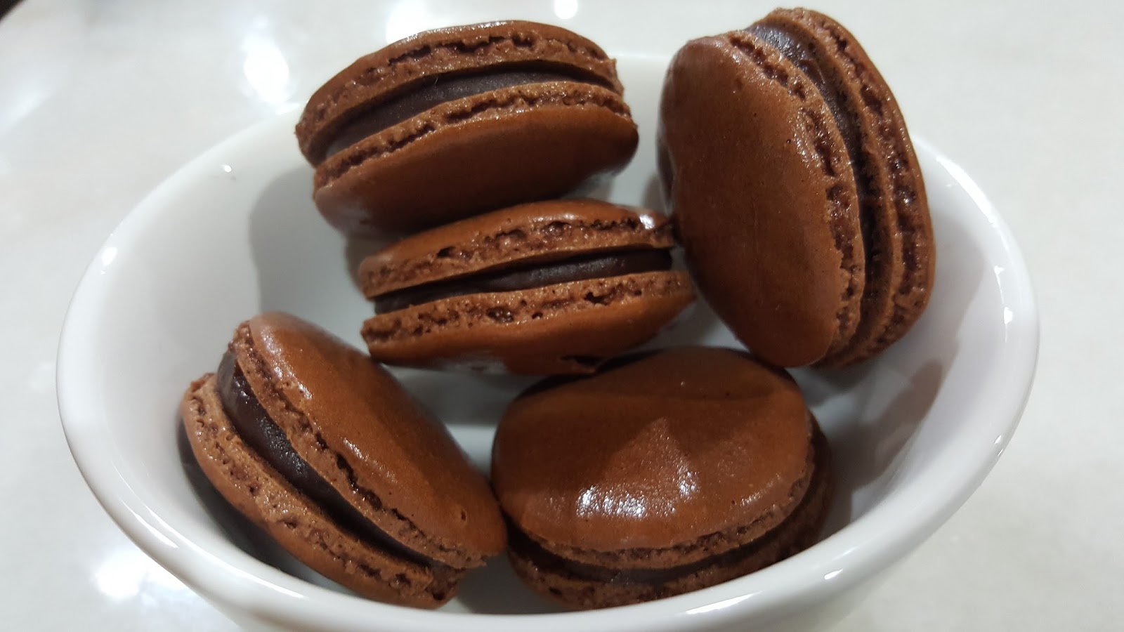 My HomeRecipes: CHOCOLATE MACARONS WITH NUTELLA GANACHE