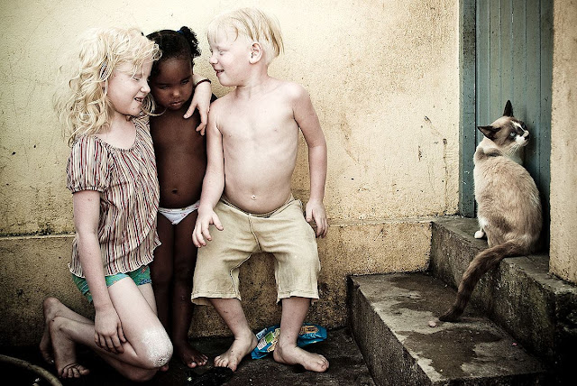 Foto de Alexandre Severo (1978-2014) Da série “À Flor da Pele”, 2009