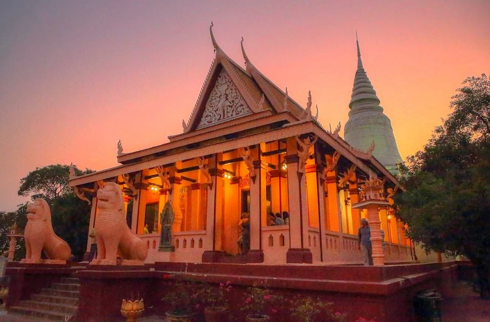 Khmer Beautiful Photo: Beautiful Wat Phnom Pagoda in Cambodia
