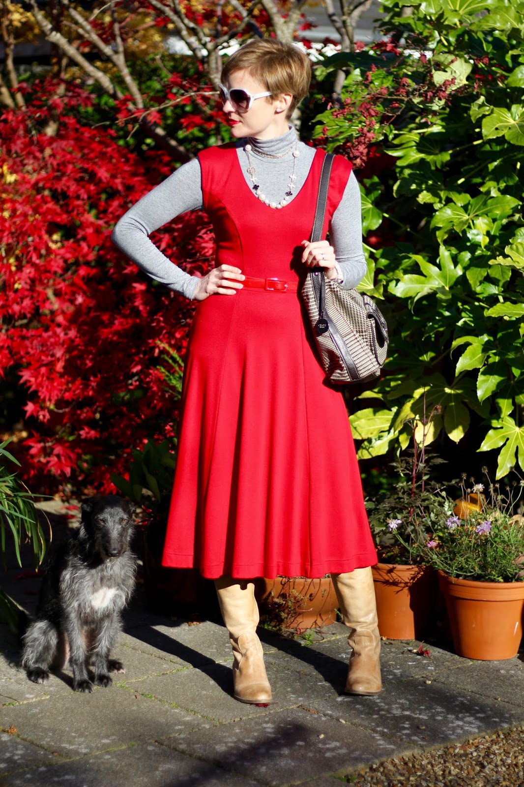 How to wear a red dress | Smart-casual 70's style | Fake Fabulous