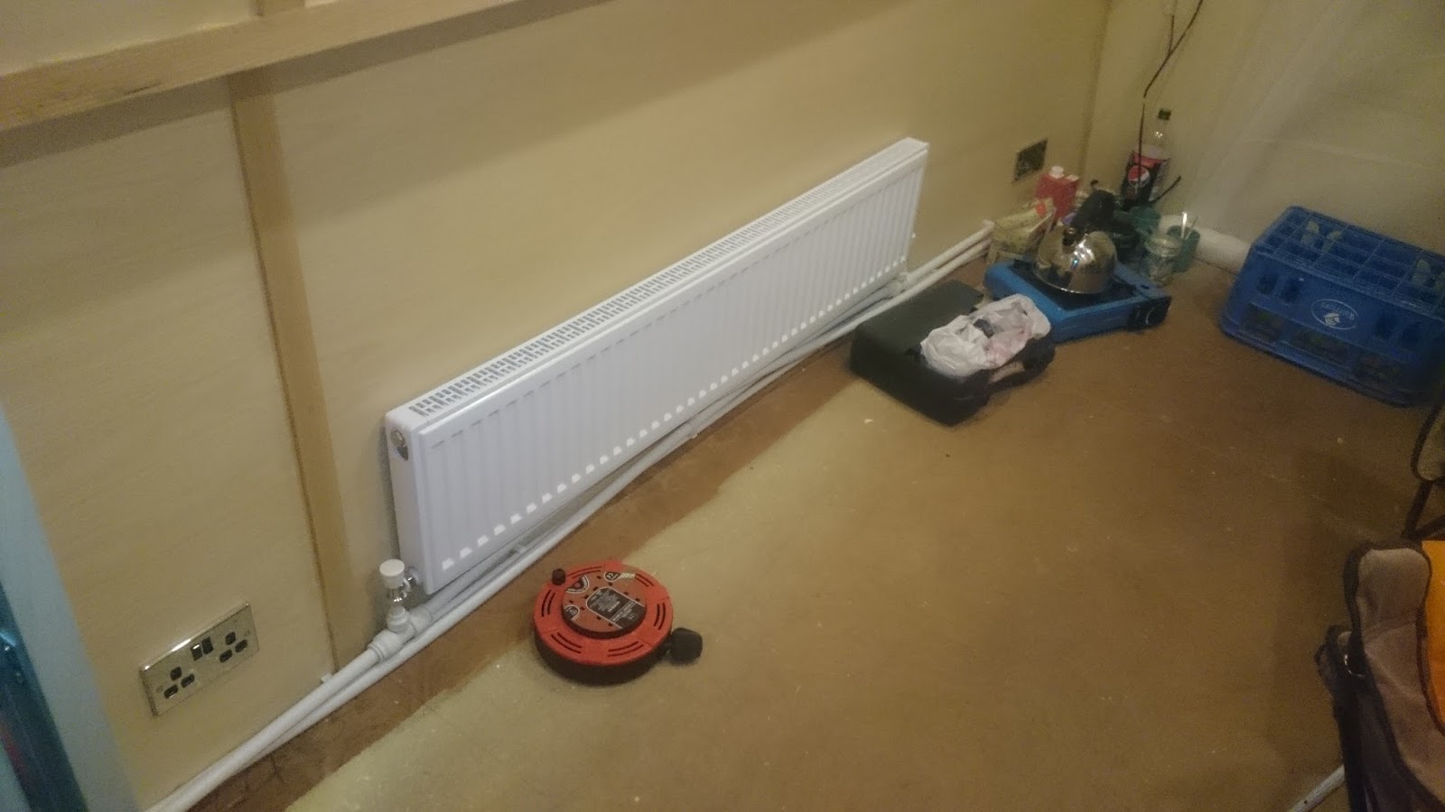 Narrowboat Ellis: Radiators and piping.
