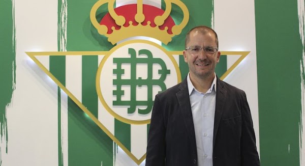 Oficial: El Betis B renueva dos años a José Juan Romero