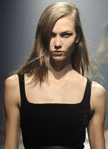 Love Hairstyles: Styling – hair combed to one side