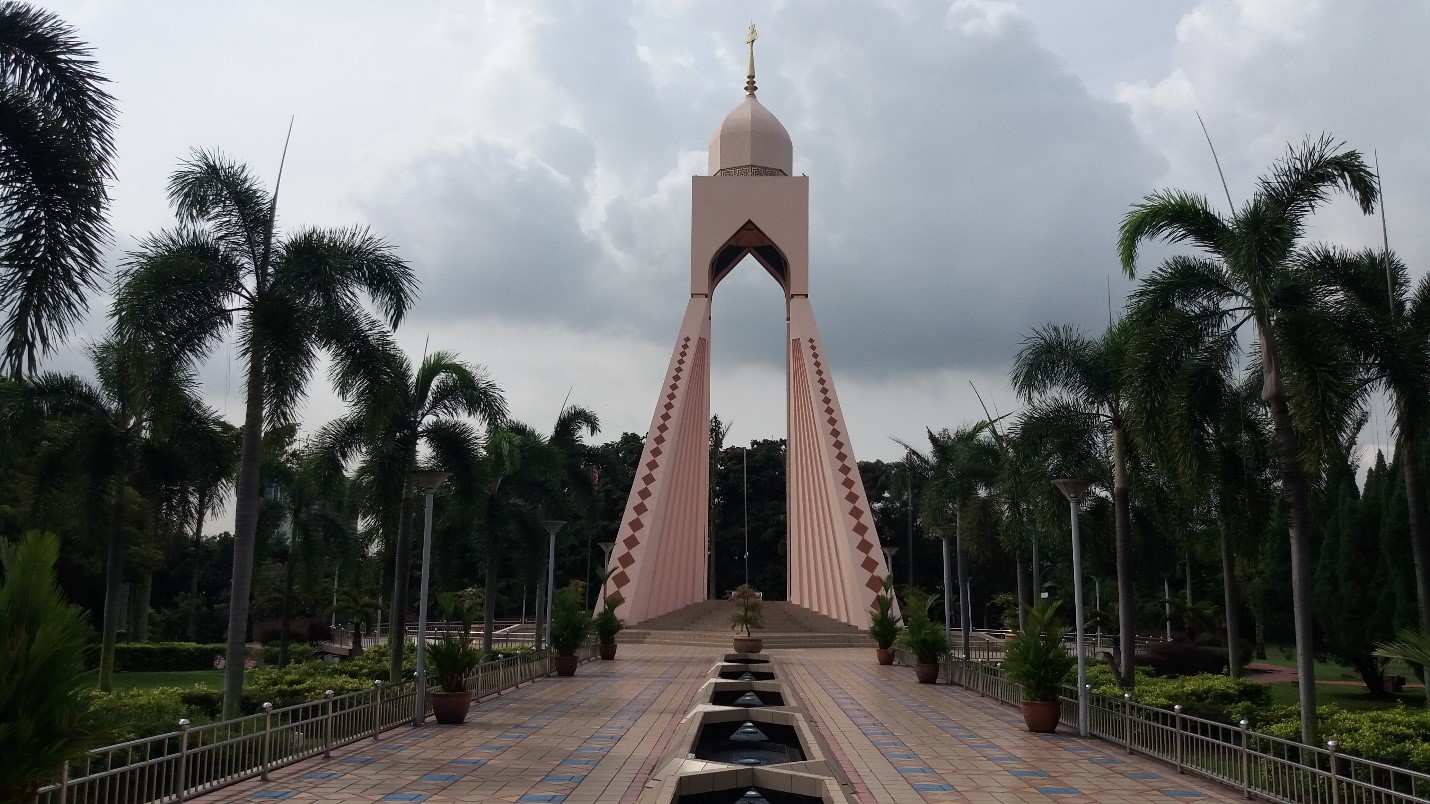 Taman Lembah Bukit Suk Shah Alam - Exploring Shah Alam City via the new