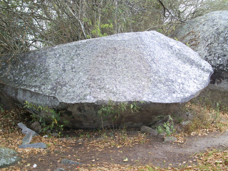 Bico da pedra do Navio implodido por hondeses provavelmente à procura de minérios